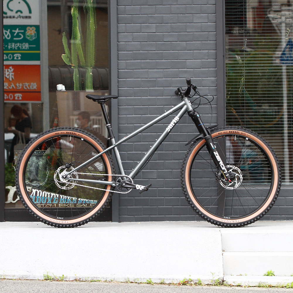 SURLY / ソーサレス