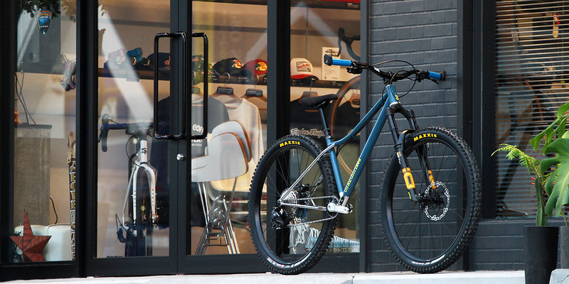 Un Authorized アンオーソライズド / 33rpm Custom Complete Bike